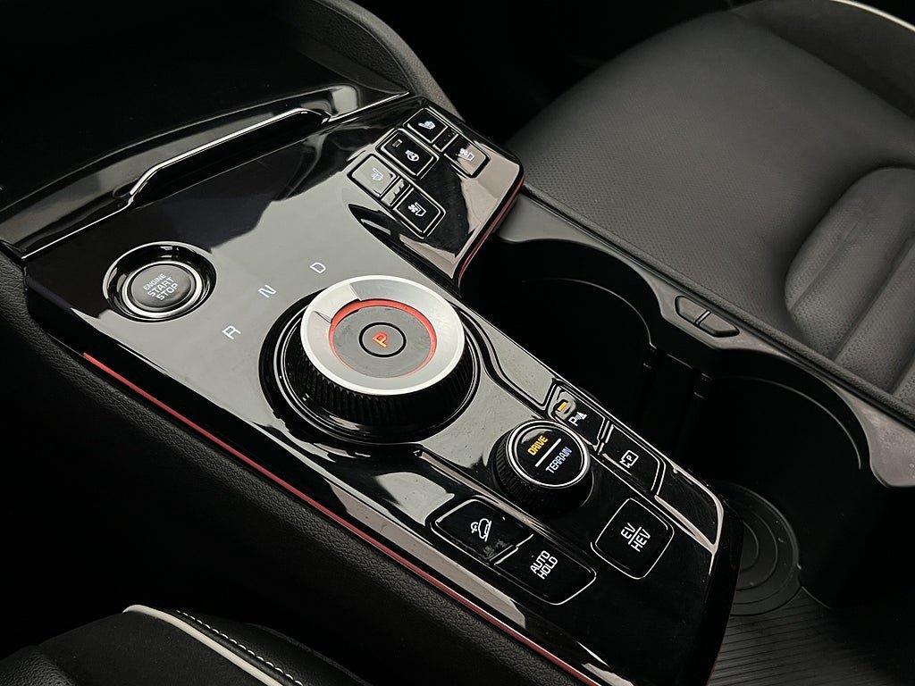 Vehicle Image 24