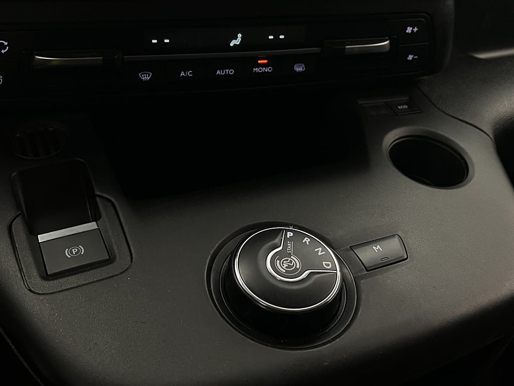 Vehicle Image 28