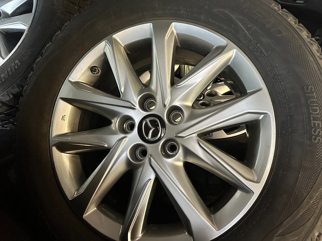 Vehicle Image 16