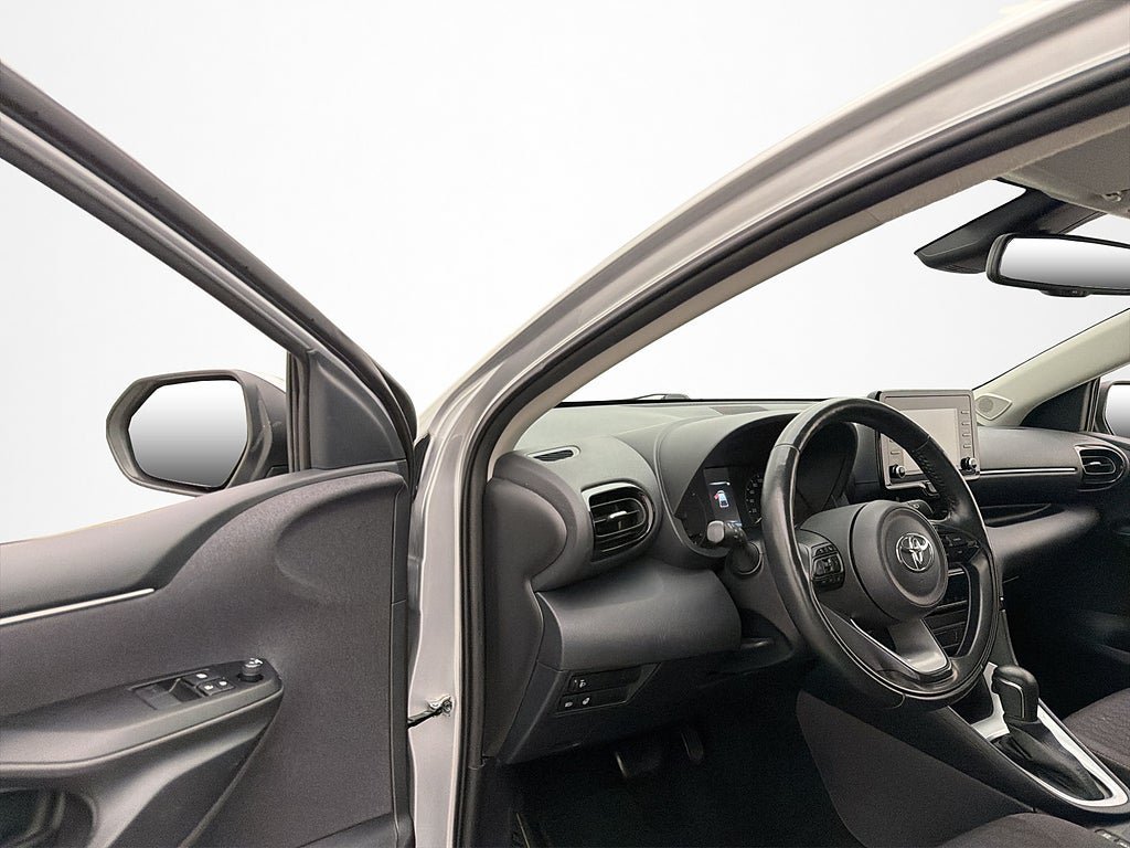 Vehicle Image 8