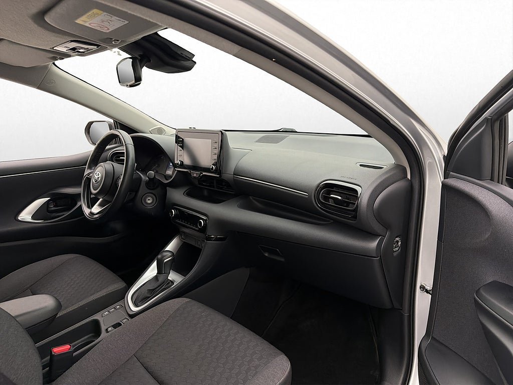 Vehicle Image 12