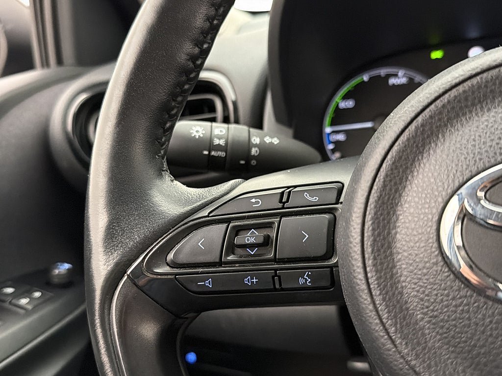 Vehicle Image 15