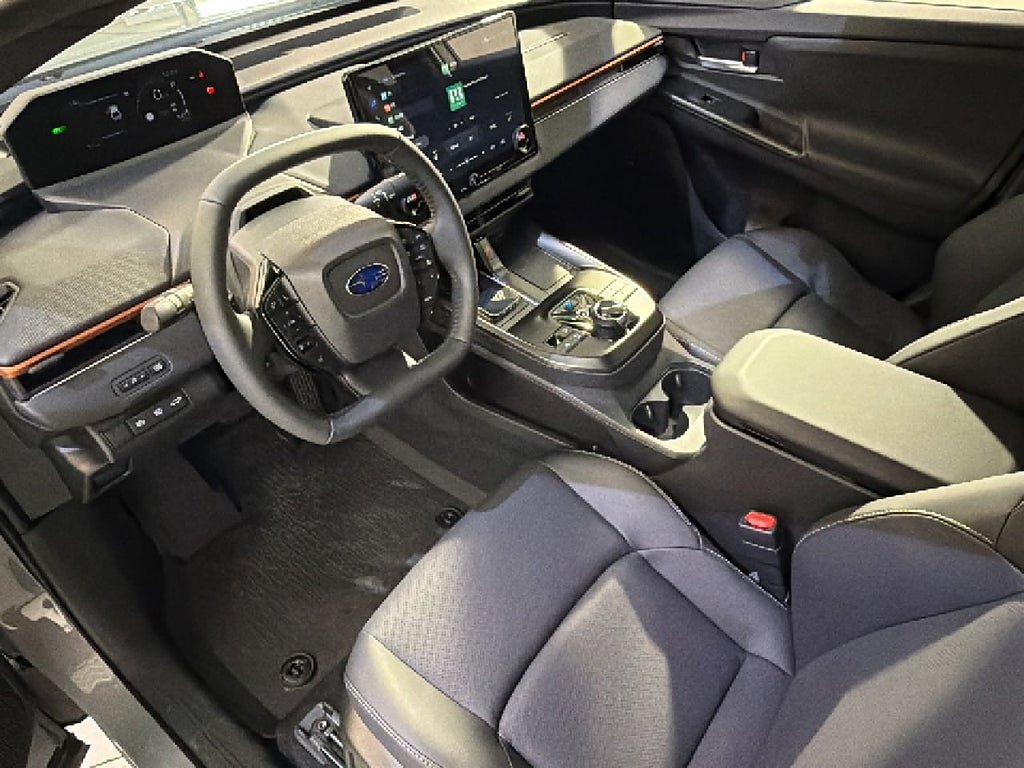 Vehicle Image 12
