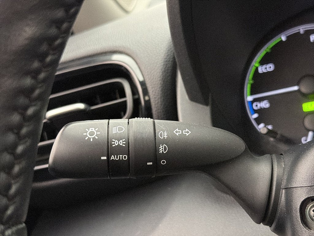 Vehicle Image 25