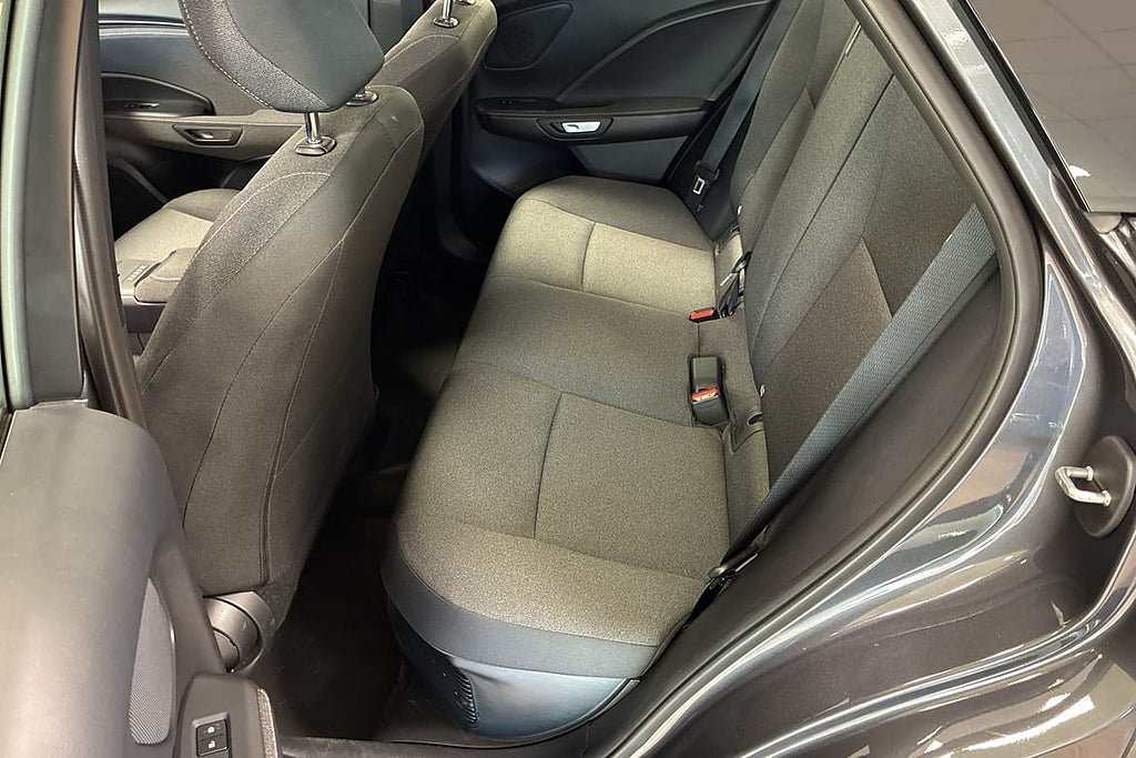 Vehicle Image 14