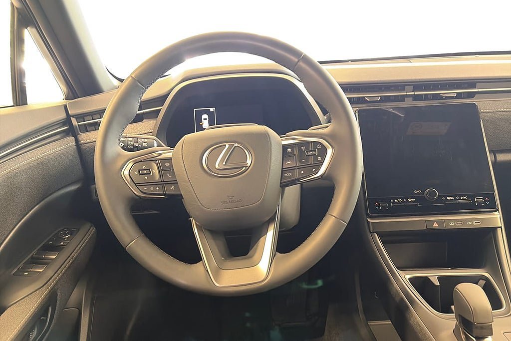 Vehicle Image 17