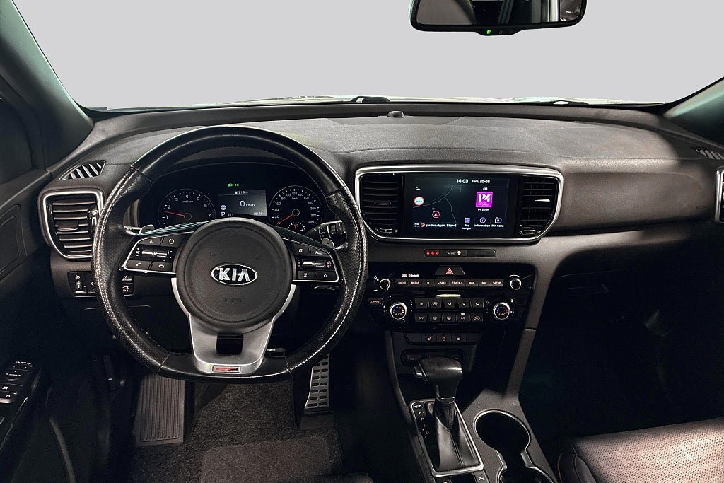 Vehicle Image 9