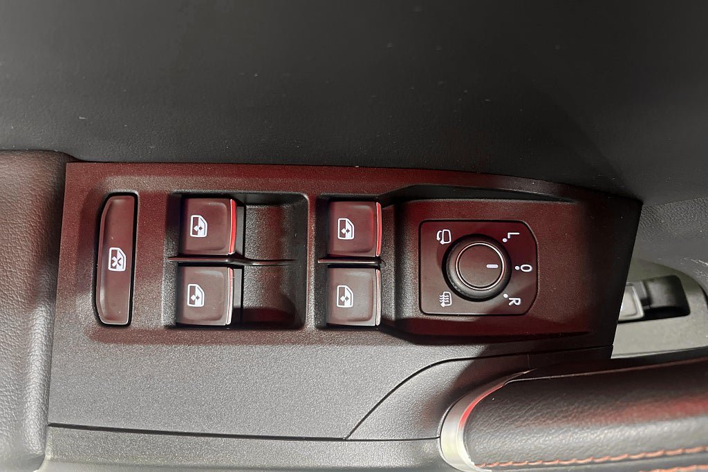Vehicle Image 19