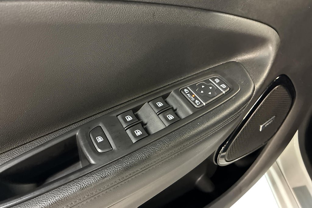 Vehicle Image 19
