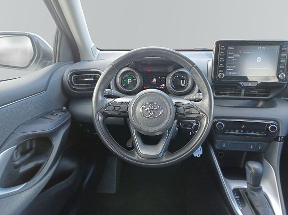 Vehicle Image 9