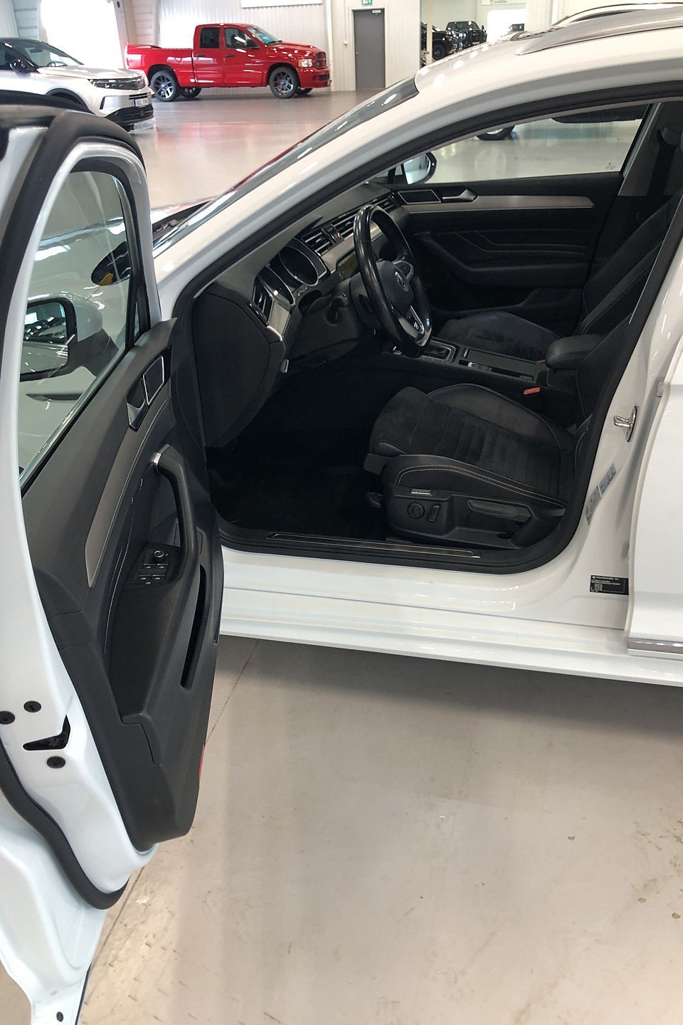Vehicle Image 11