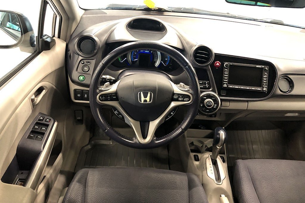 Vehicle Image 9