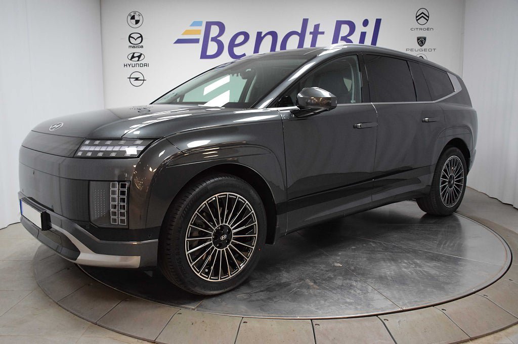 Vehicle Image 9