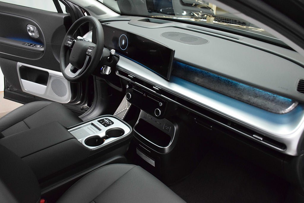 Vehicle Image 10