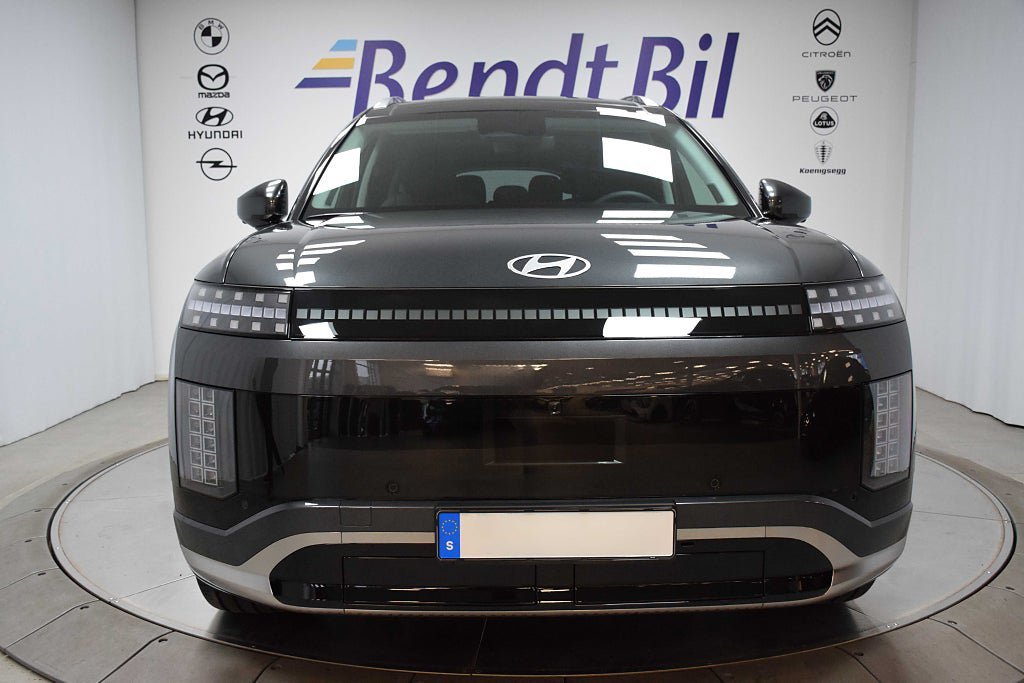 Vehicle Image 16