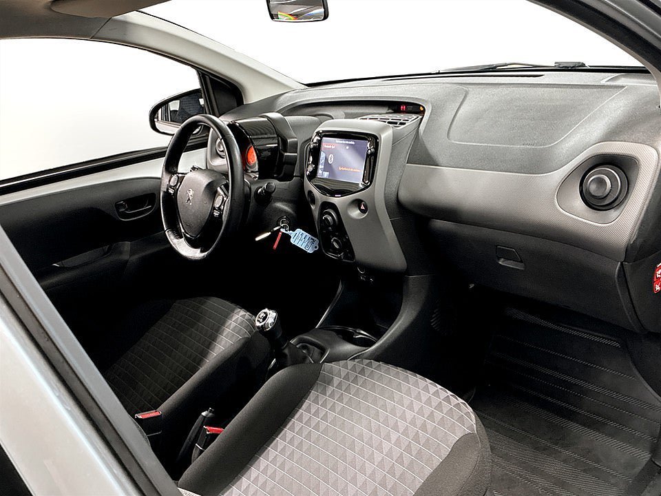 Vehicle Image 14