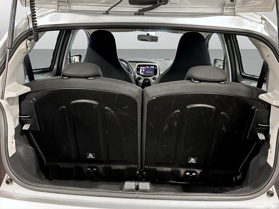 Vehicle Image 19