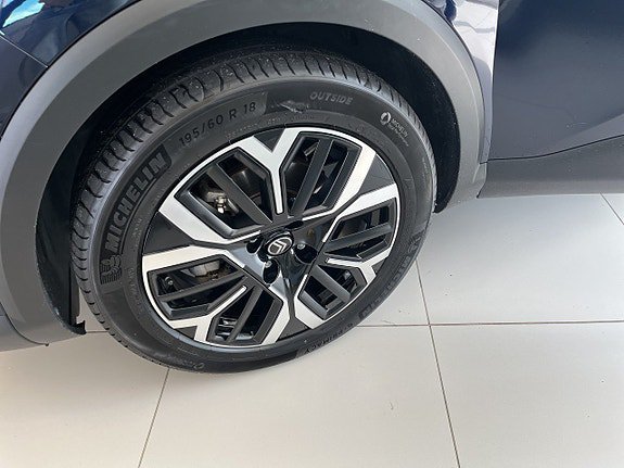 Vehicle Image 17