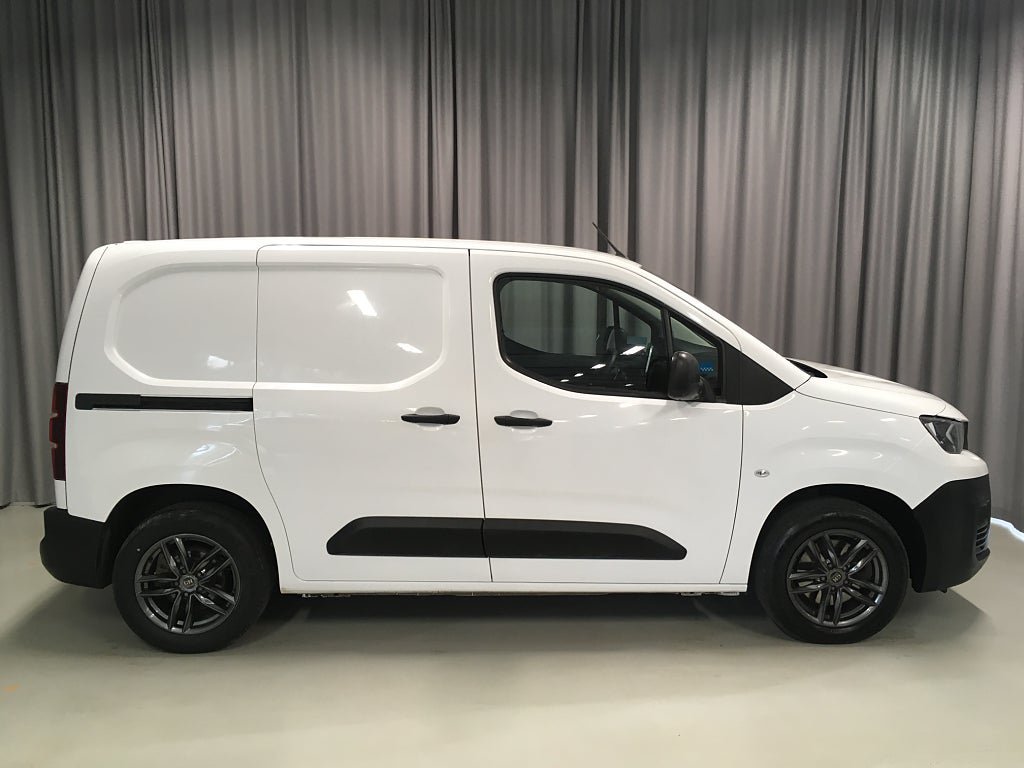 Vehicle Image 17