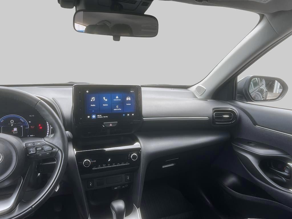 Vehicle Image 9