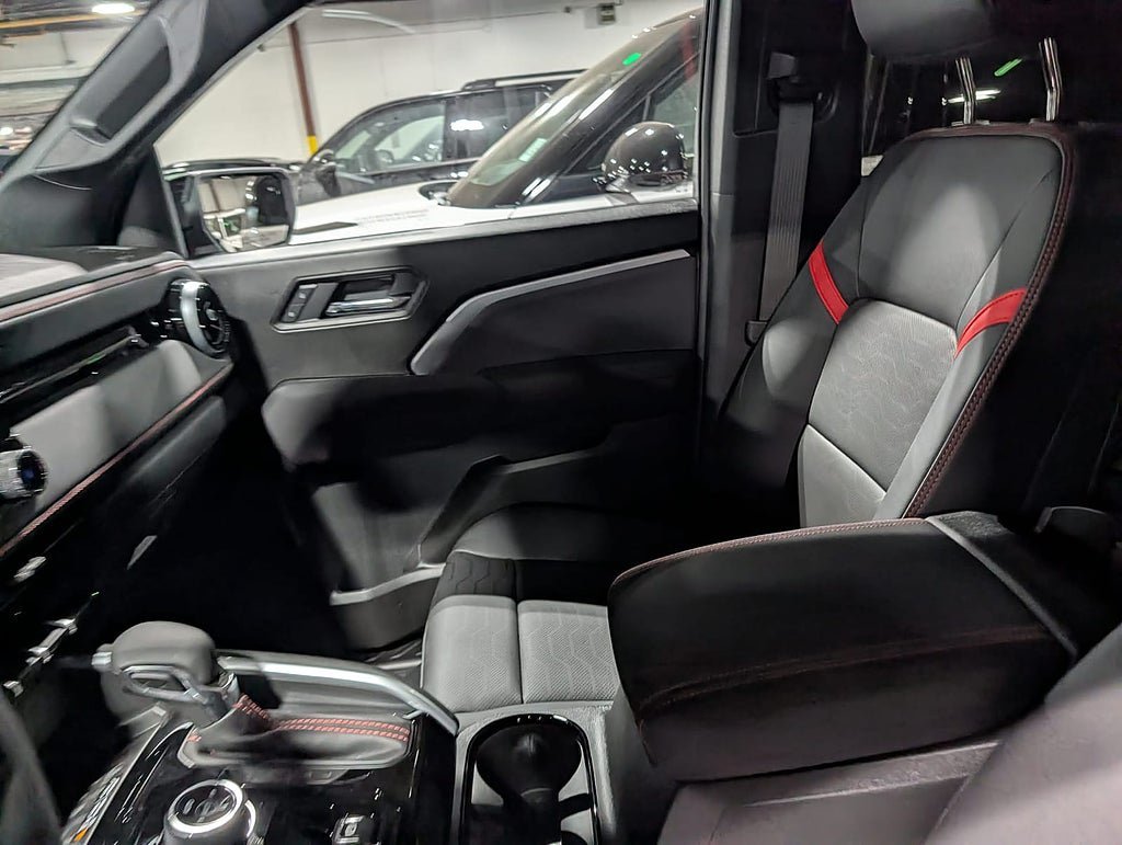 Vehicle Image 15