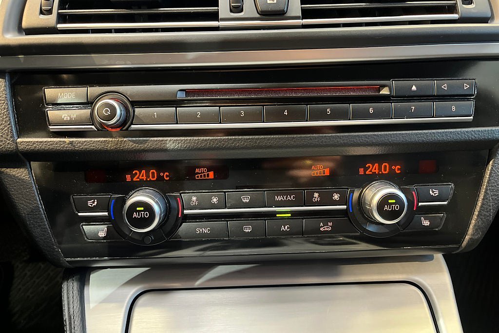 Vehicle Image 24