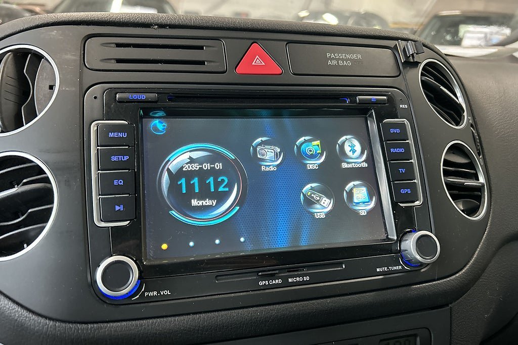 Vehicle Image 16