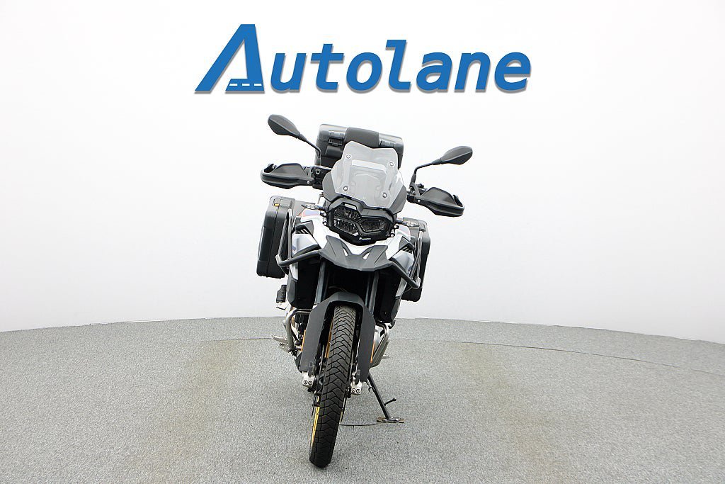 Vehicle Image 7