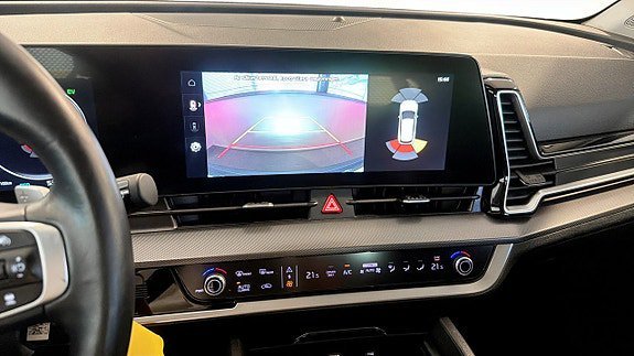Vehicle Image 12