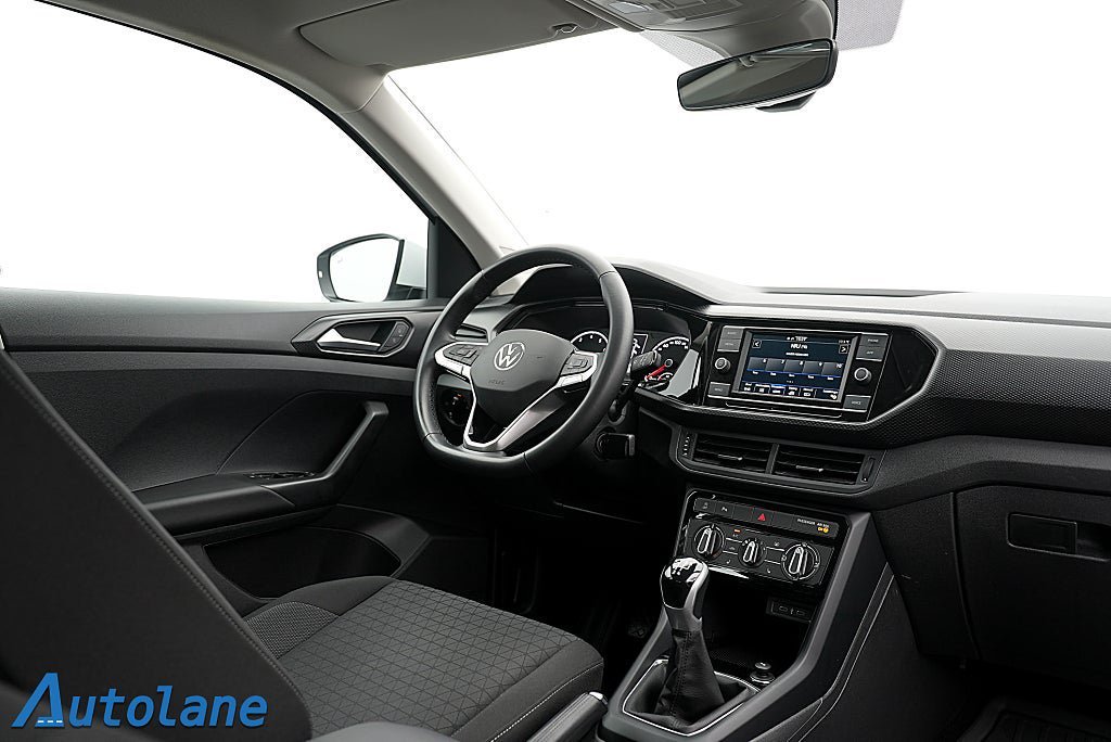 Vehicle Image 25