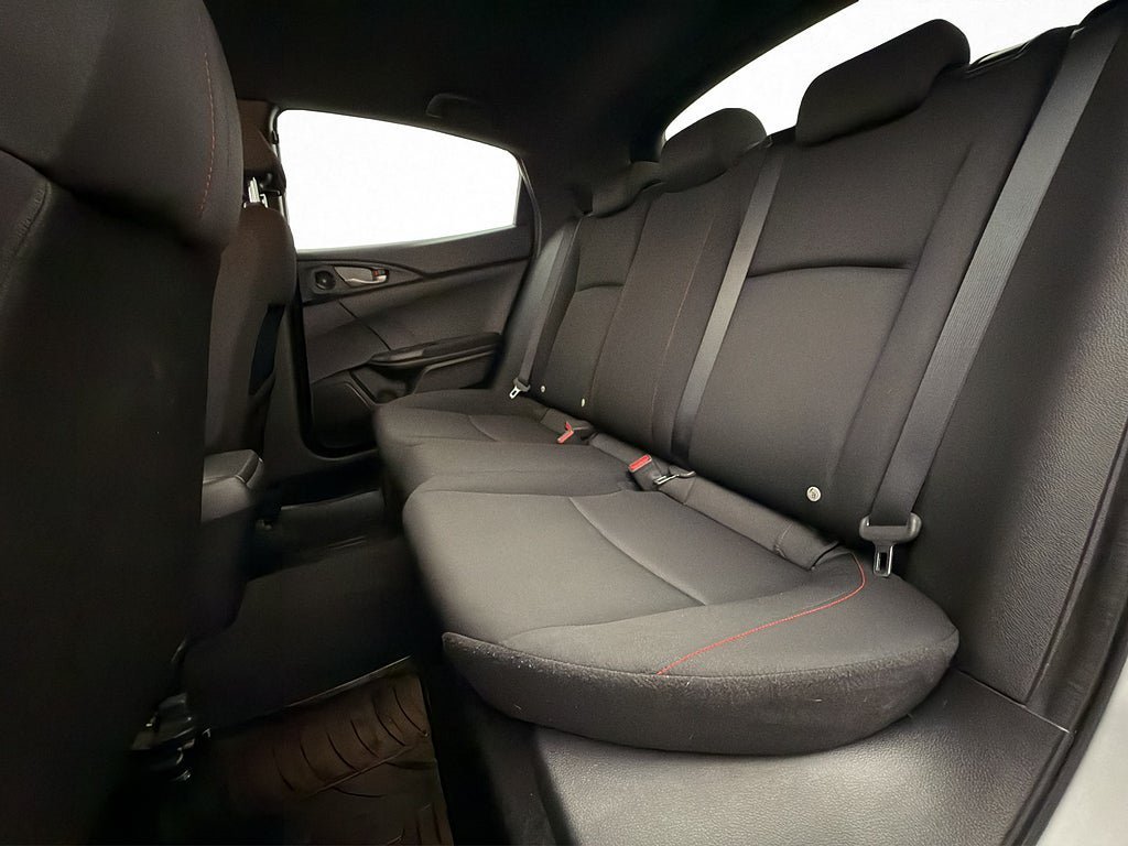 Vehicle Image 16