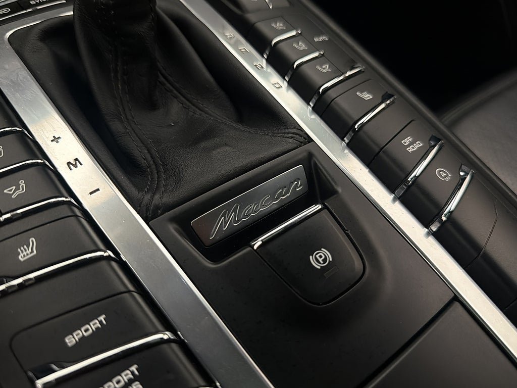 Vehicle Image 26