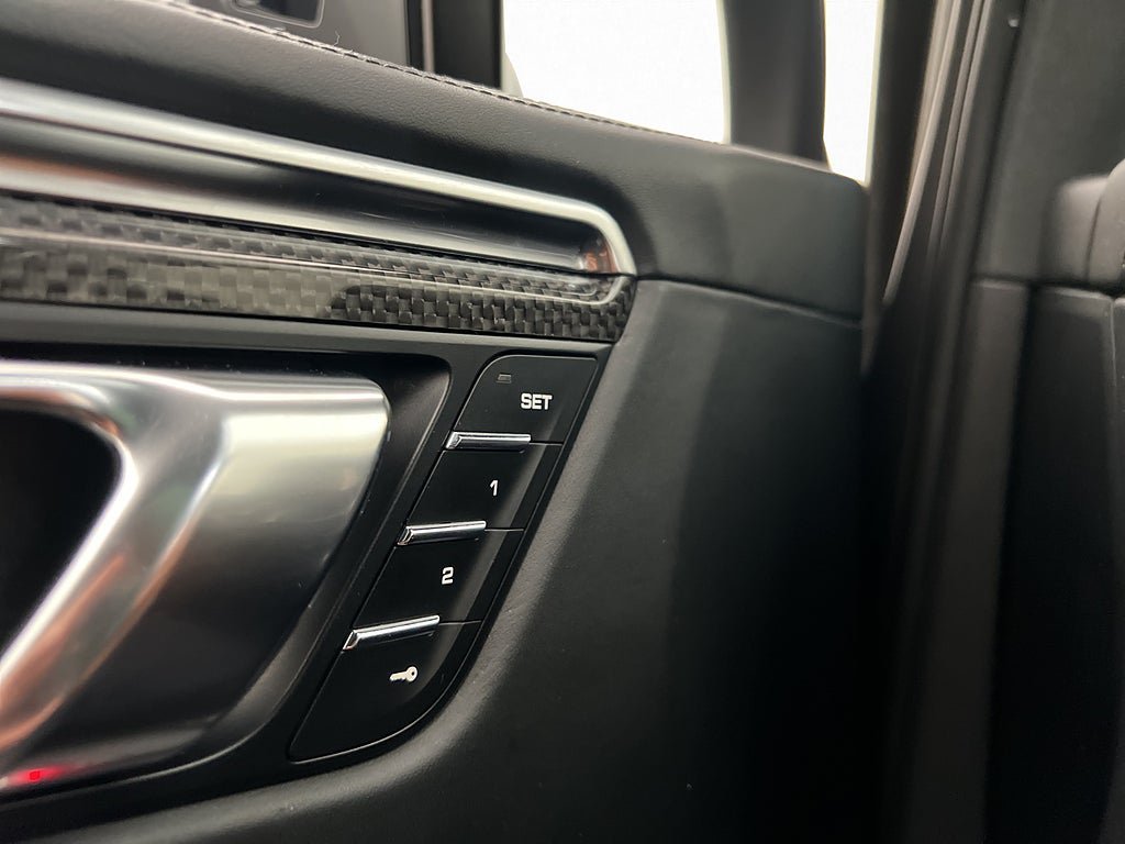 Vehicle Image 38