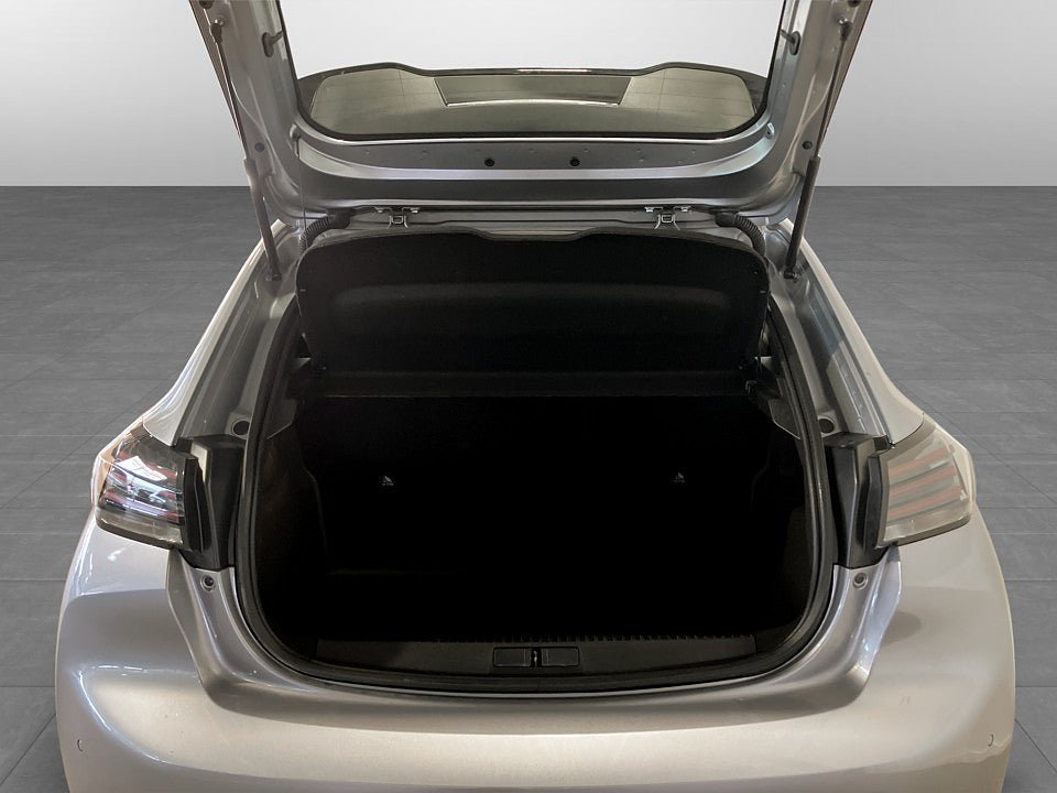 Vehicle Image 15