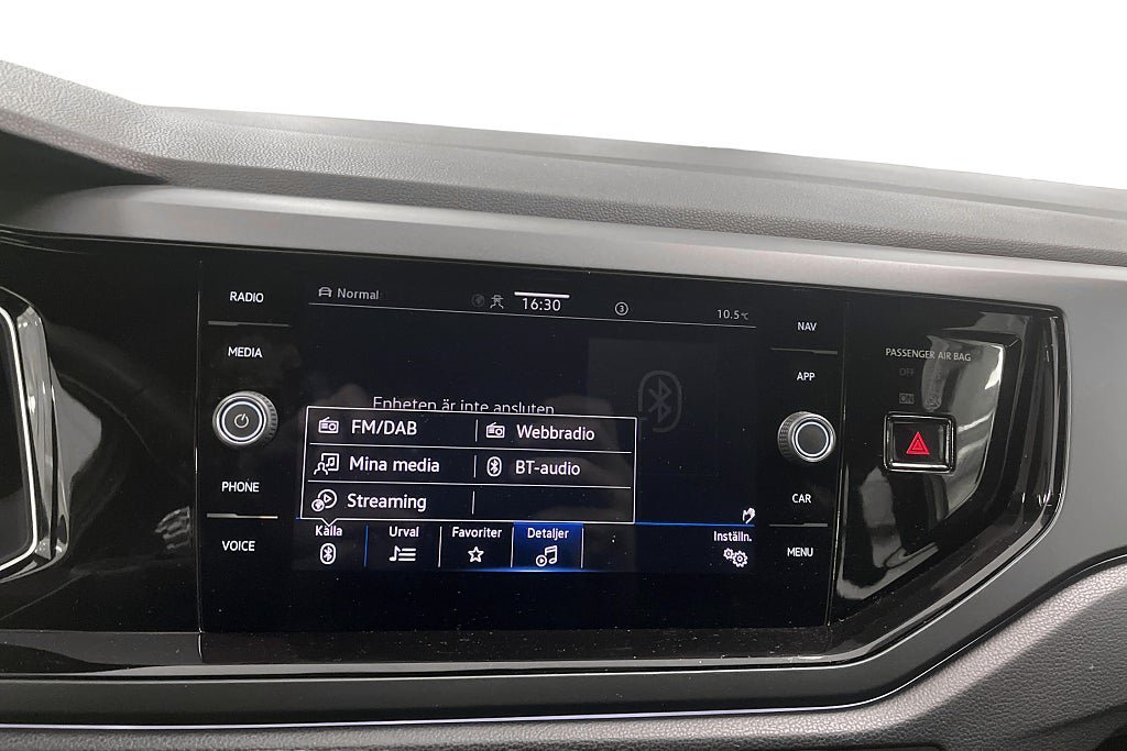 Vehicle Image 25