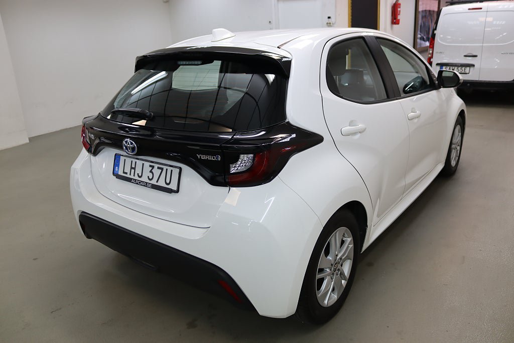 Vehicle Image 7
