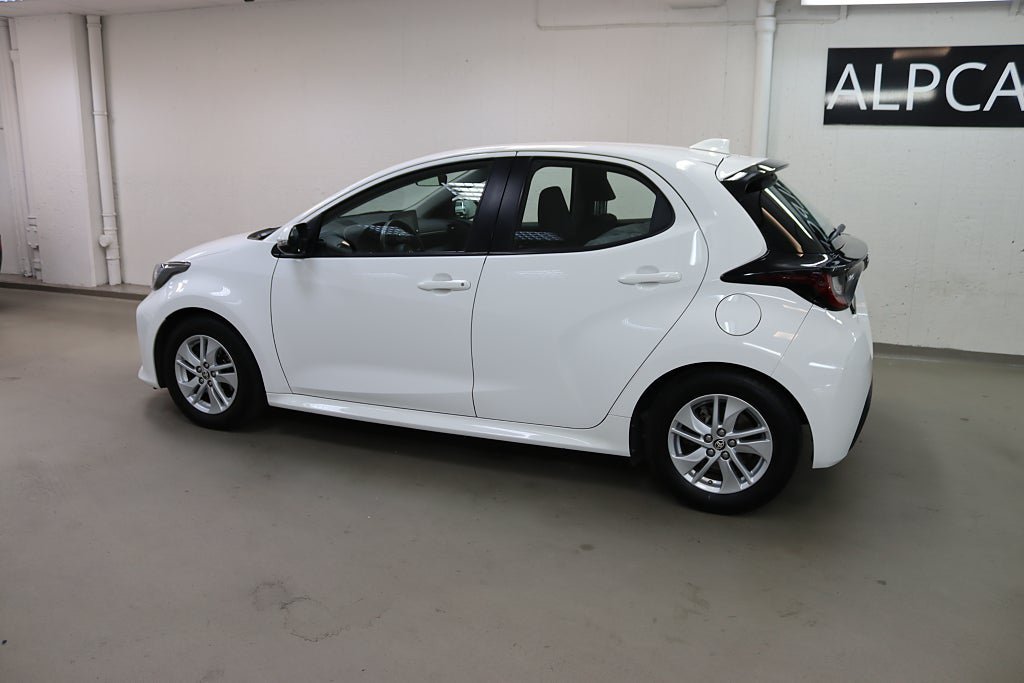 Vehicle Image 9