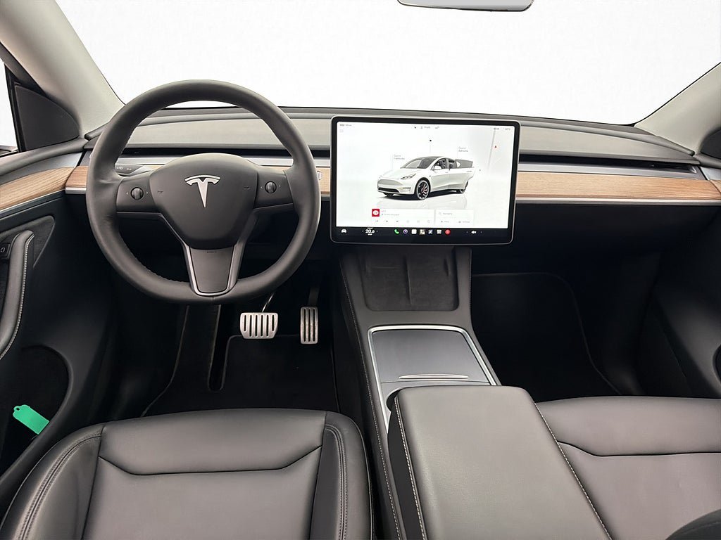 Vehicle Image 16