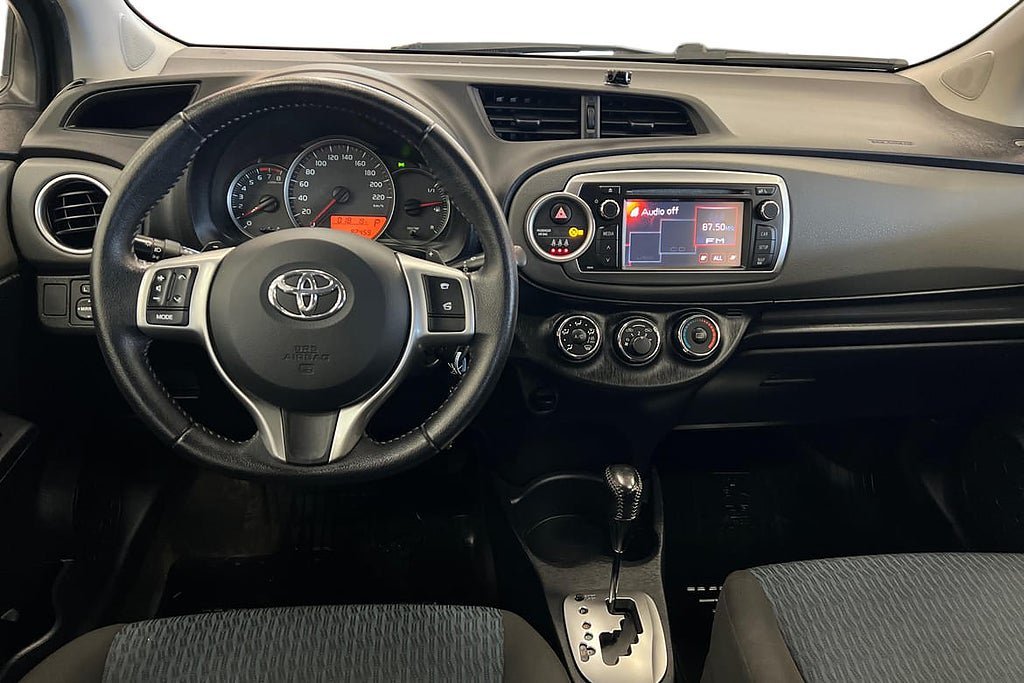 Vehicle Image 10