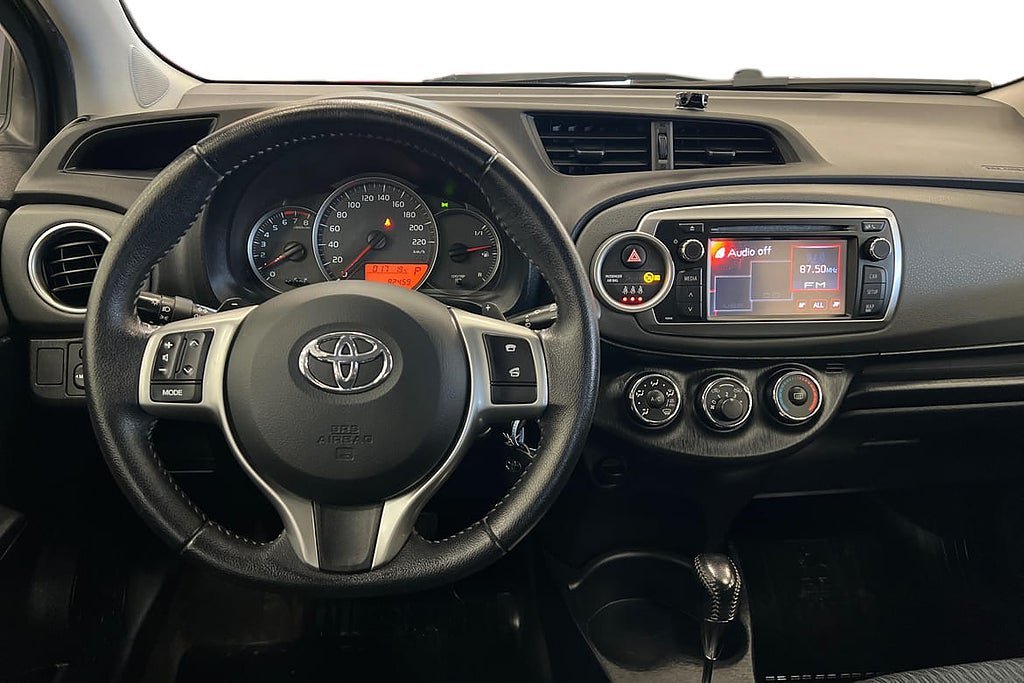 Vehicle Image 11