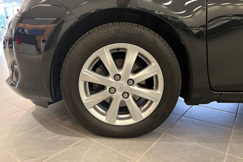 Vehicle Image 17