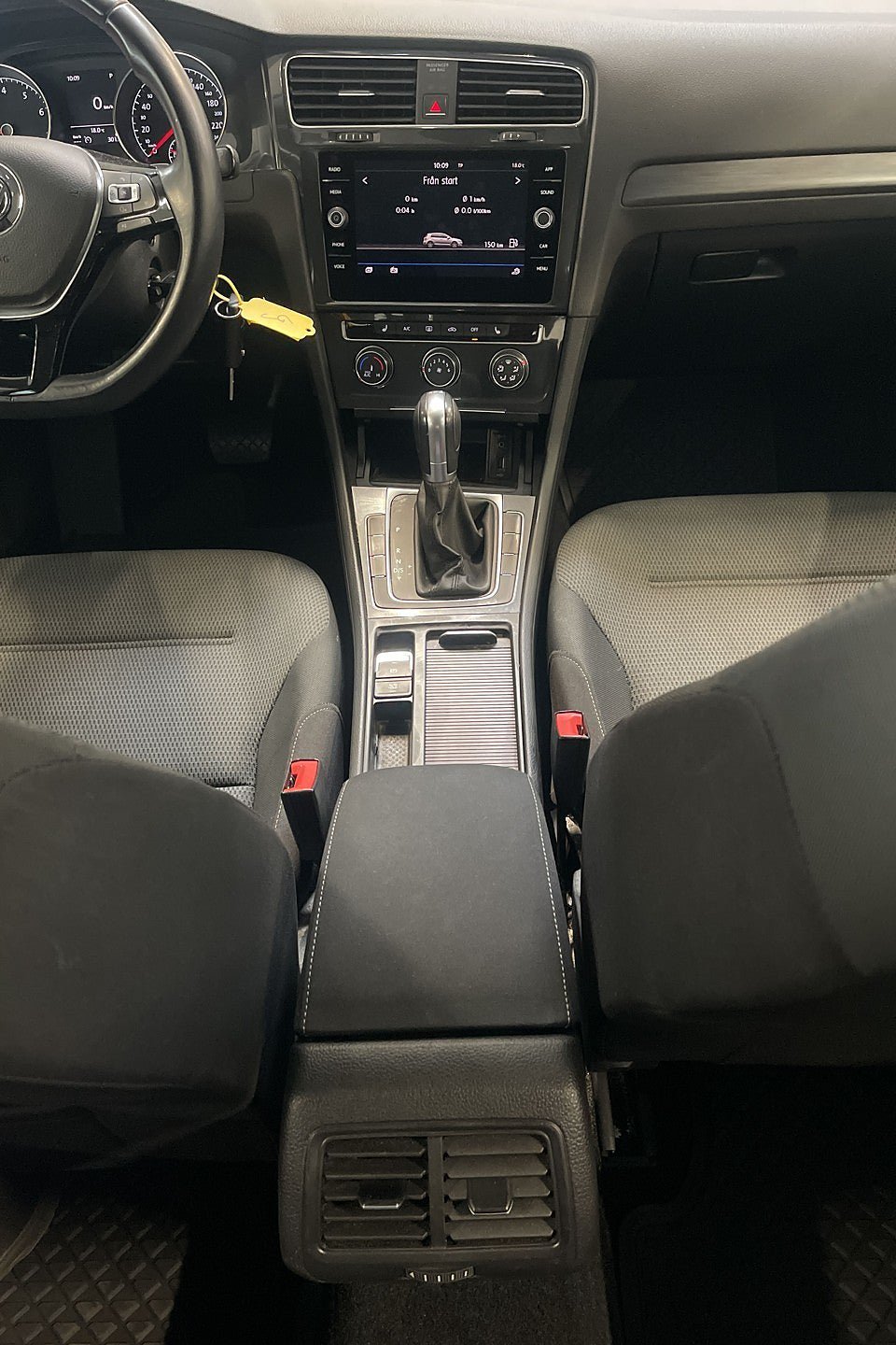 Vehicle Image 12