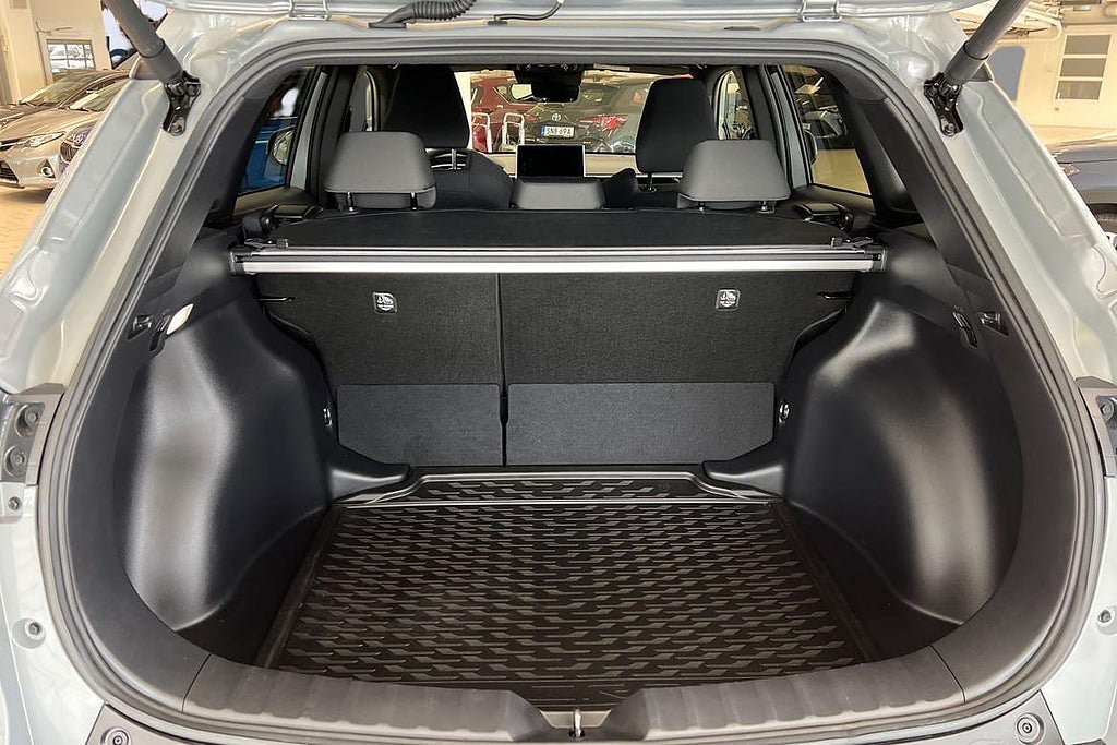 Vehicle Image 12