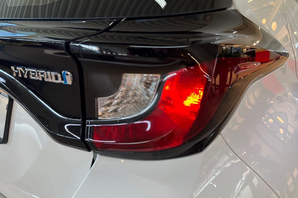 Vehicle Image 21