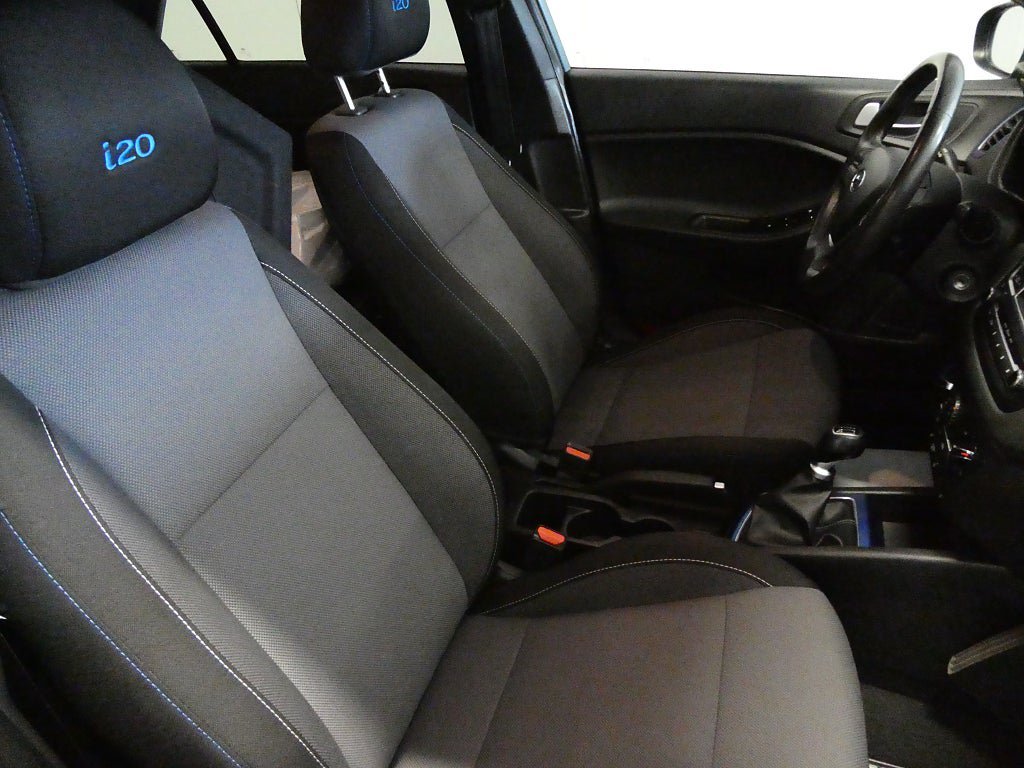 Vehicle Image 13