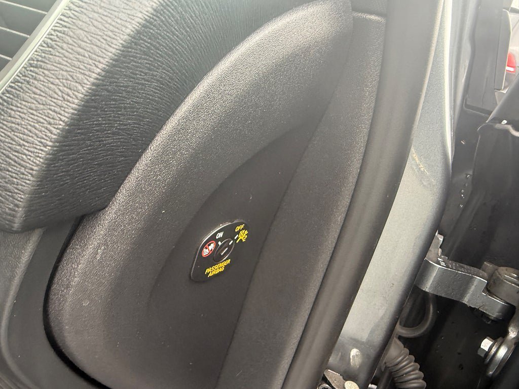 Vehicle Image 16