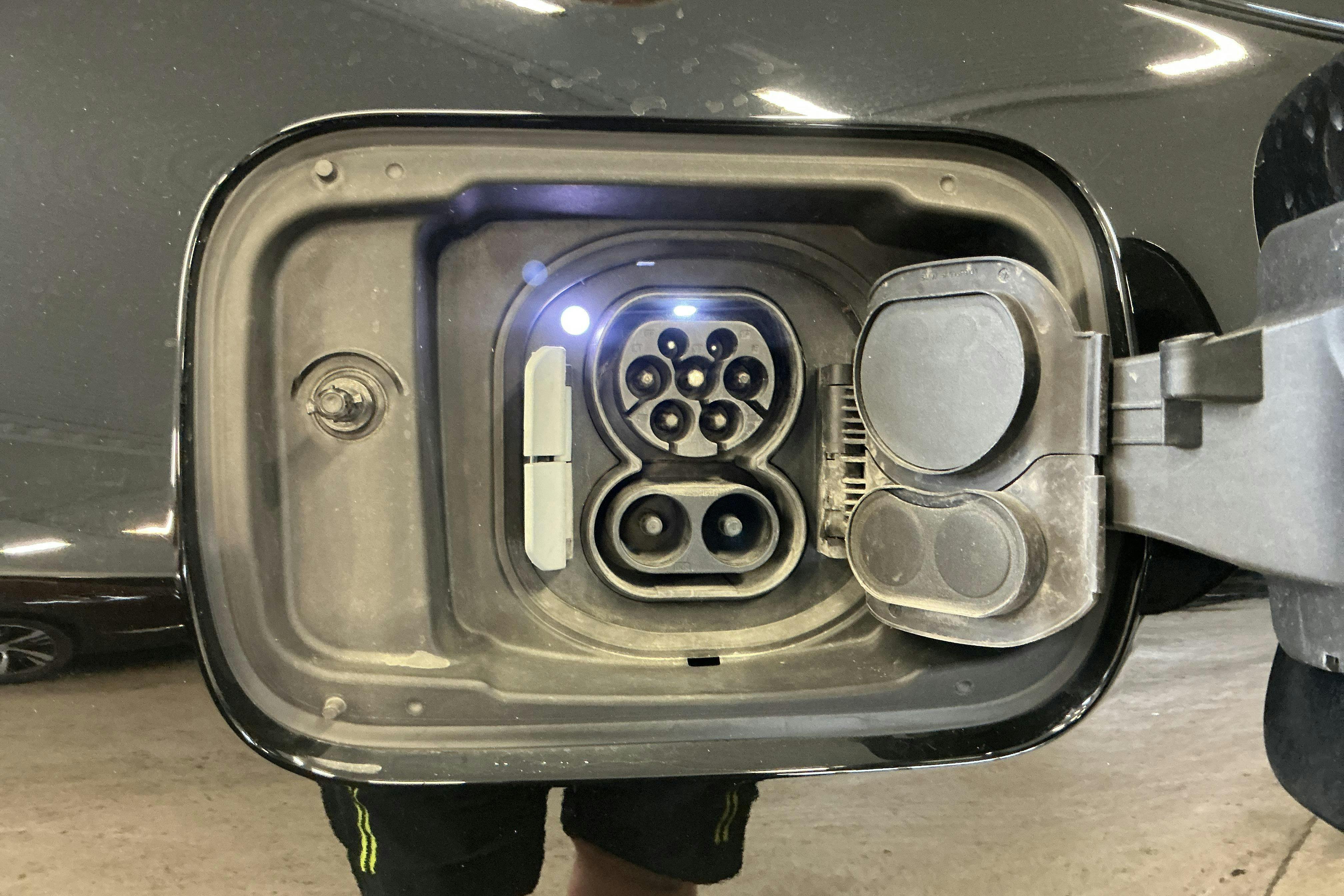 Vehicle Image 17