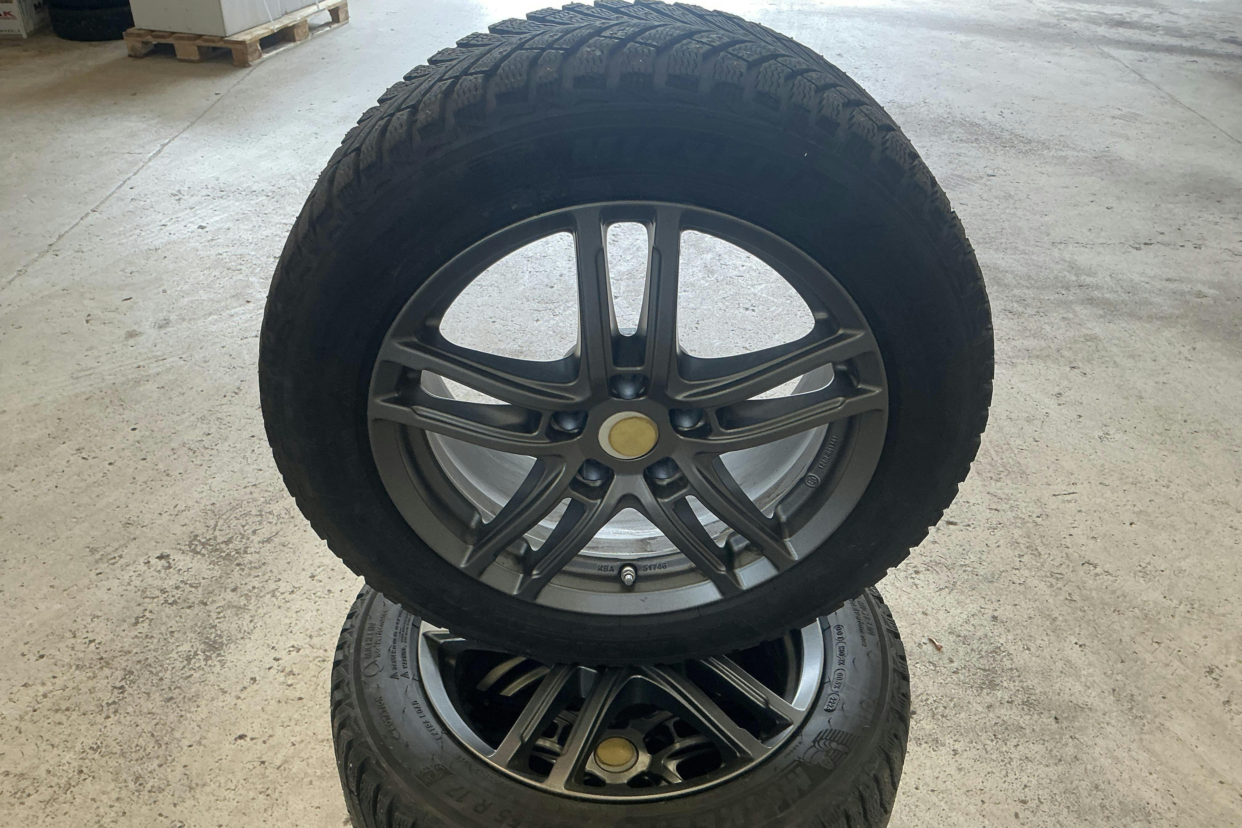 Vehicle Image 19