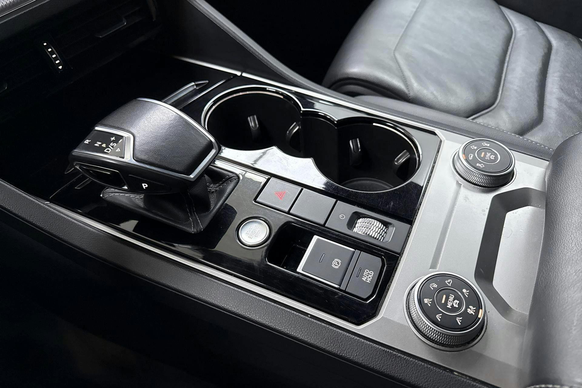 Vehicle Image 18