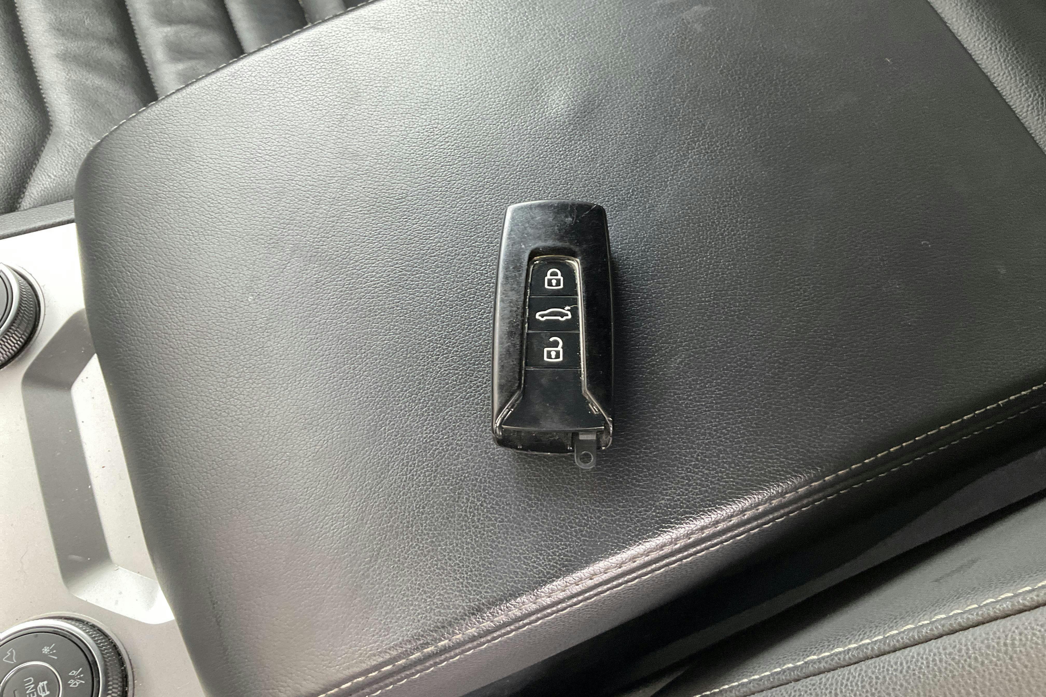 Vehicle Image 21